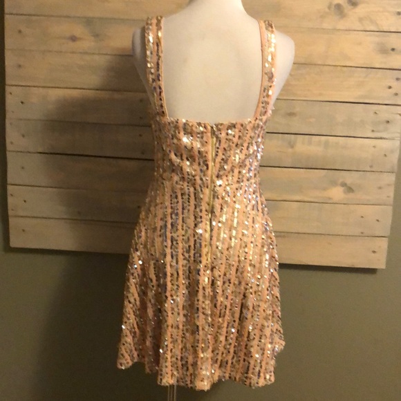 Lulu’s Dress - Picture 4 of 5